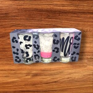 3 pieces of shoots Glass